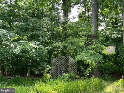 Exterior - 2128 Shore Dr, Edgewater, MD 21037 photo 4 of 7
