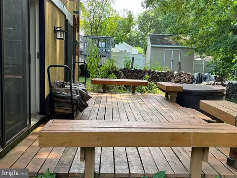 Exterior - 2128 Shore Dr, Edgewater, MD 21037 photo 6 of 7
