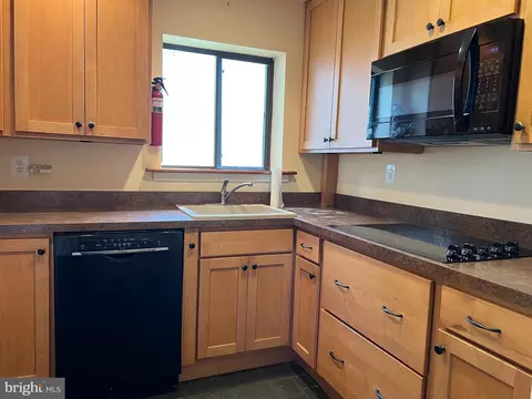 Kitchen - 2128 Shore Dr, Edgewater, MD 21037 photo 1 of 1