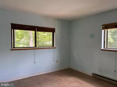 Bedroom - 2128 Shore Dr, Edgewater, MD 21037 photo 1 of 2