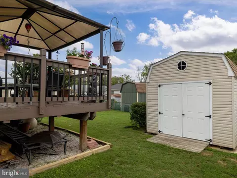 305 Cloverhill Rd, Pasadena, MD 21122 photo 38