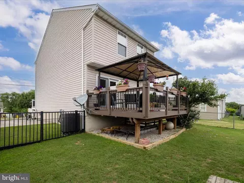 305 Cloverhill Rd, Pasadena, MD 21122 photo 37