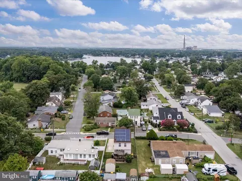305 Cloverhill Rd, Pasadena, MD 21122 photo 41