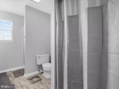 305 Cloverhill Rd, Pasadena, MD 21122 photo 24