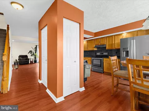 305 Cloverhill Rd, Pasadena, MD 21122 photo 5