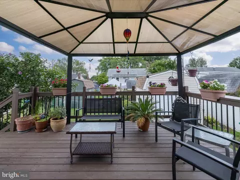 305 Cloverhill Rd, Pasadena, MD 21122 photo 33