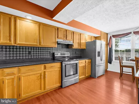 305 Cloverhill Rd, Pasadena, MD 21122 photo 9