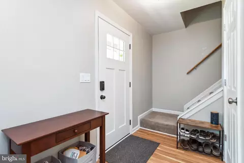 Entry Way - 1304 Juniper St, Shady Side, MD 20764 photo 2 of 4