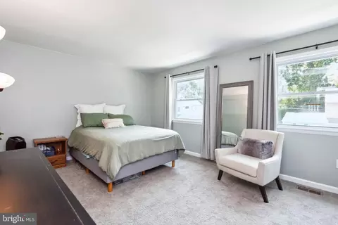 Bedroom - 1304 Juniper St, Shady Side, MD 20764 photo 2 of 3