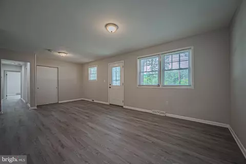 Living - 8268 Baltimore Annapolis Blvd, Pasadena, MD 21122 photo 1 of 2