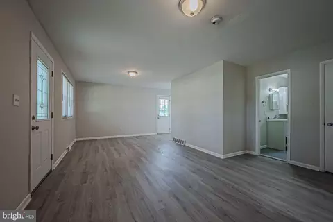 Entry Way - 8268 Baltimore Annapolis Blvd, Pasadena, MD 21122 photo 1 of 5