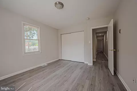 Entry Way - 8268 Baltimore Annapolis Blvd, Pasadena, MD 21122 photo 4 of 5
