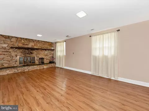 Living - 152 Ibis Dr, Pasadena, MD 21122 photo 10 of 11