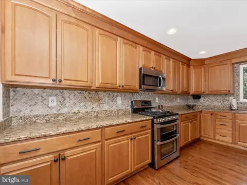 Kitchen - 152 Ibis Dr, Pasadena, MD 21122 photo 3 of 7