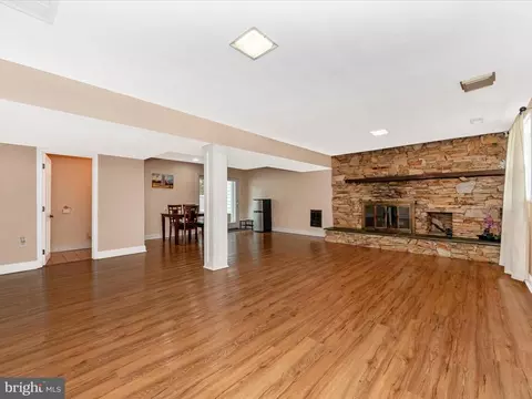 Living - 152 Ibis Dr, Pasadena, MD 21122 photo 11 of 11