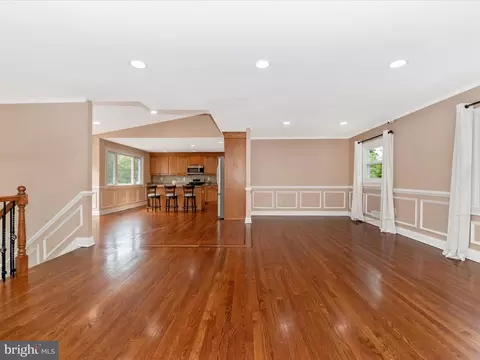 Living - 152 Ibis Dr, Pasadena, MD 21122 photo 3 of 11