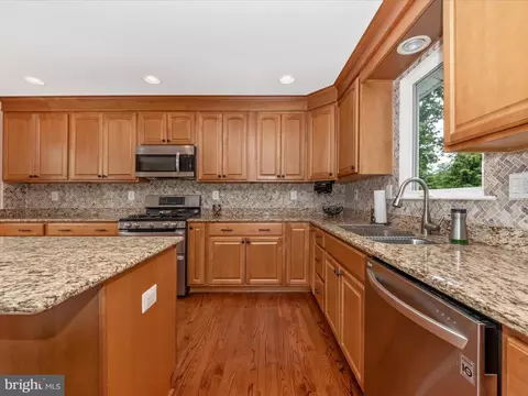 Kitchen - 152 Ibis Dr, Pasadena, MD 21122 photo 5 of 7