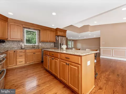 Kitchen - 152 Ibis Dr, Pasadena, MD 21122 photo 7 of 7