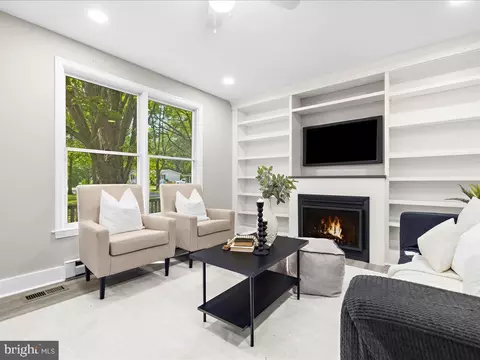 Living - 1221 Pine Ave, Shady Side, MD 20764 photo 2 of 3