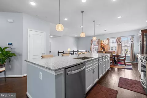 7718 Cresap Ln, Hanover, MD 21076 photo 9