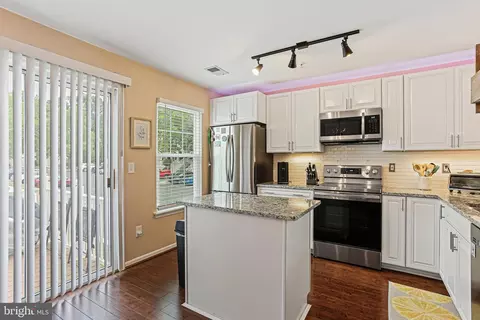 1579 Fallowfield Ct, Crofton, MD 21114 photo 2
