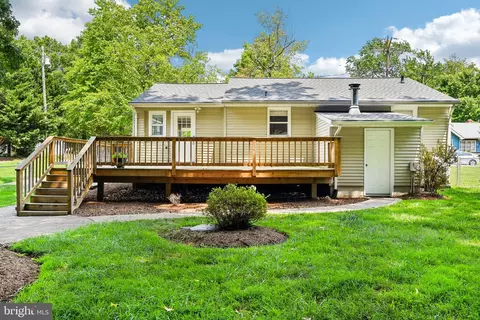 Exterior - 1205 Cedar Ln, Edgewater, MD 21037 photo 5 of 7