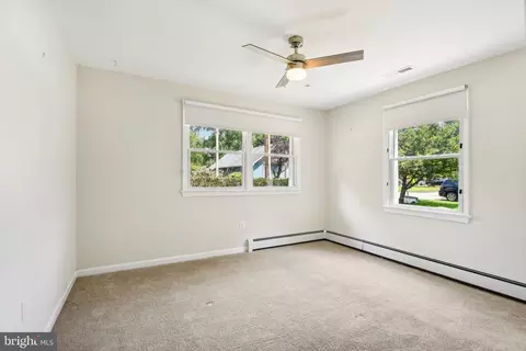Bedroom - 1205 Cedar Ln, Edgewater, MD 21037 photo 2 of 4