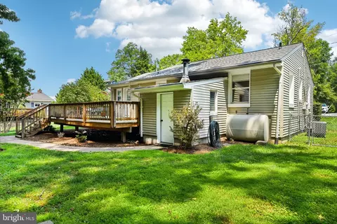 Exterior - 1205 Cedar Ln, Edgewater, MD 21037 photo 6 of 7