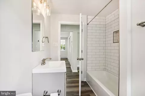 Bath - 1205 Cedar Ln, Edgewater, MD 21037 photo 1 of 1