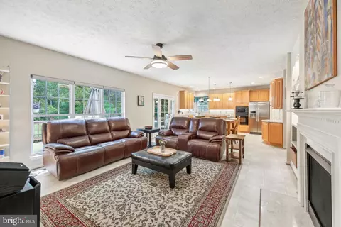 2426 Hightee Ct, Crofton, MD 21114 photo 9