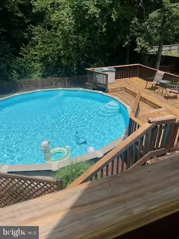 210 Ullman Rd, Pasadena, MD 21122 photo 4