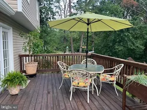 210 Ullman Rd, Pasadena, MD 21122 photo 2