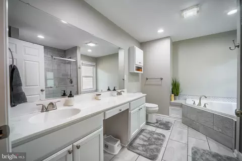 Bath - 801 Danza Rd, Severn, MD 21144 photo 2 of 4
