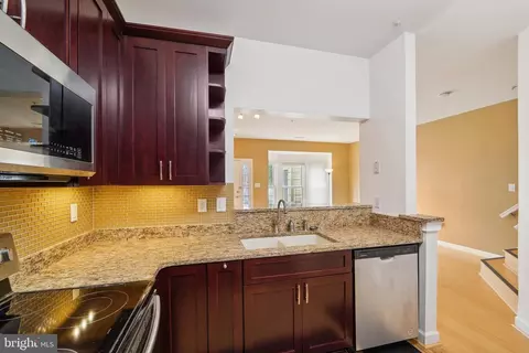 304 Assembly Point Ct, Odenton, MD 21113 photo 13