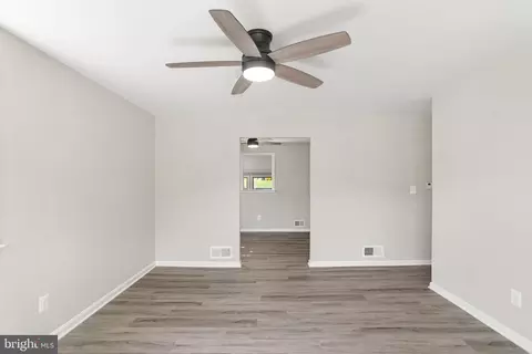 307 16th Ave, Brooklyn, MD 21225 photo 4