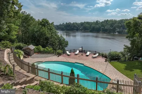 Exterior - 367 Broadview Ln, Annapolis, MD 21401 photo 2 of 9
