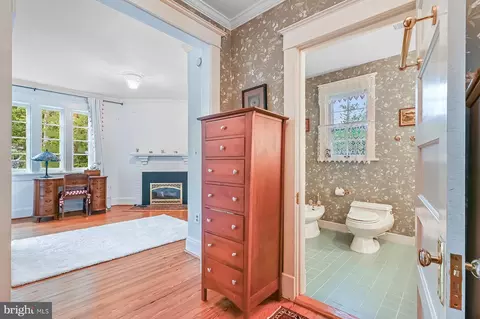 Entry Way - 367 Broadview Ln, Annapolis, MD 21401 photo 6 of 8