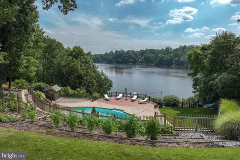 View/Area - 367 Broadview Ln, Annapolis, MD 21401 photo 7 of 12