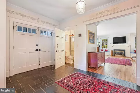 Entry Way - 367 Broadview Ln, Annapolis, MD 21401 photo 1 of 8