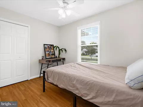 Bedroom - 1933 Poplar Ridge Rd, Pasadena, MD 21122 photo 3 of 3