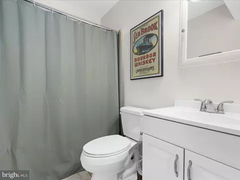 Bath - 1933 Poplar Ridge Rd, Pasadena, MD 21122 photo 1 of 2