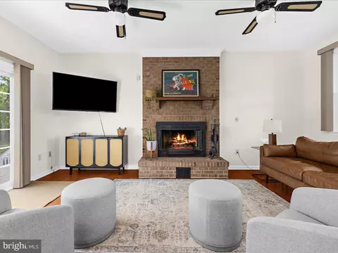 Living - 1933 Poplar Ridge Rd, Pasadena, MD 21122 photo 1 of 2