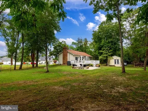 Exterior - 1933 Poplar Ridge Rd, Pasadena, MD 21122 photo 1 of 6
