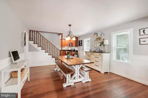 Entry Way - 866 Mill Creek Rd, Arnold, MD 21012 photo 1 of 3