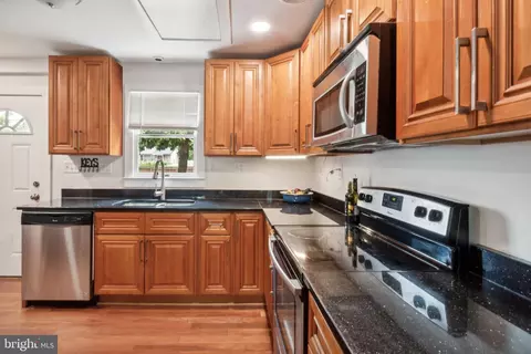 Kitchen - 866 Mill Creek Rd, Arnold, MD 21012 photo 1 of 2