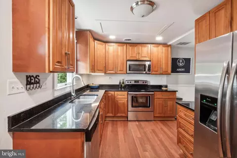 Kitchen - 866 Mill Creek Rd, Arnold, MD 21012 photo 2 of 2