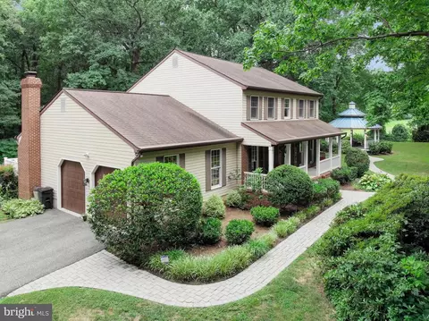 1378 Little Joyce Ln, Arnold, MD 21012