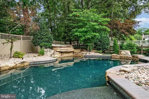 400 Little Marvel Ct, Pasadena, MD 21122
