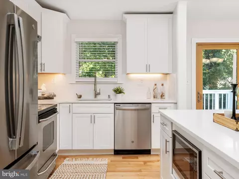 Kitchen - 6 Austin Dr, Edgewater, MD 21037 photo 2 of 4