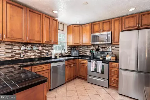 Kitchen - 8568 Skipjack Pl, Pasadena, MD 21122 photo 1 of 3